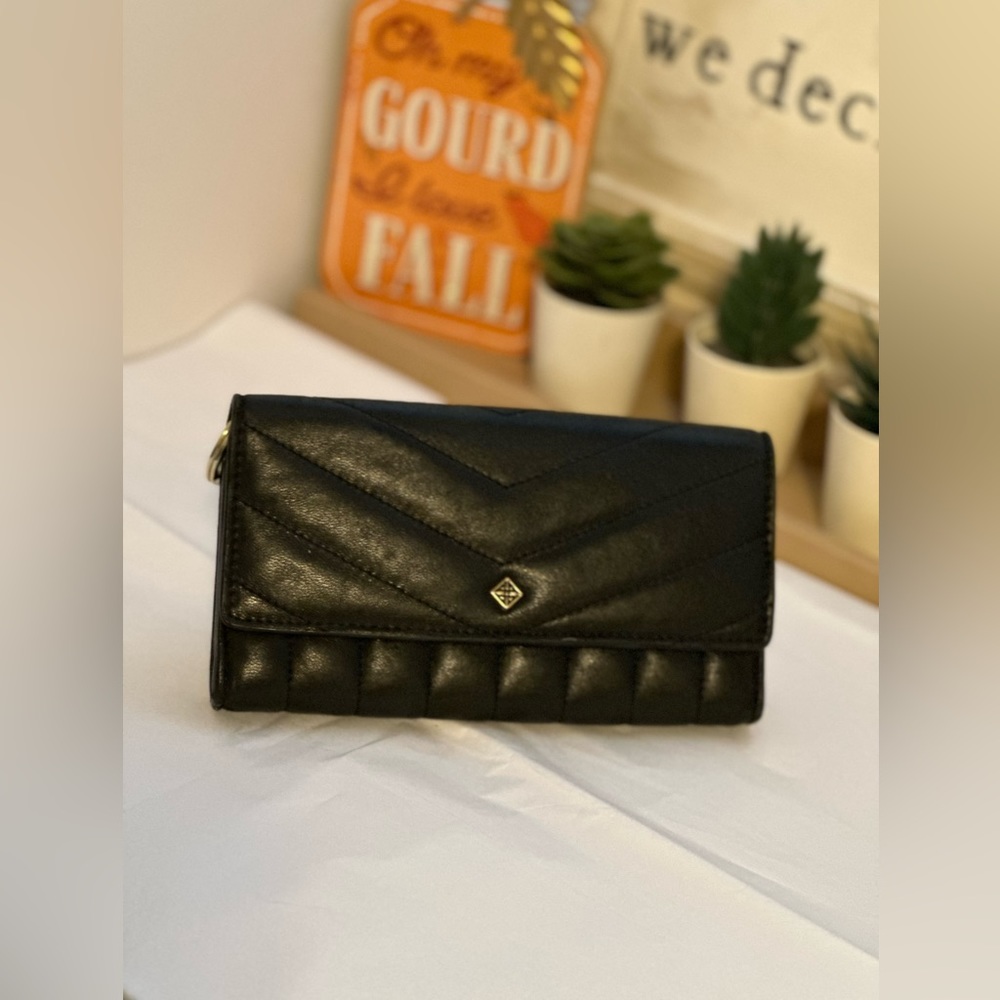Beautiful Armani exchange leather wallet